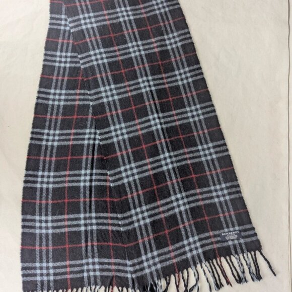 Burberry Unisex Lambswool Check Scarf Blue – Pre-Owned – Warm Designer Style. - Picture 3 of 7